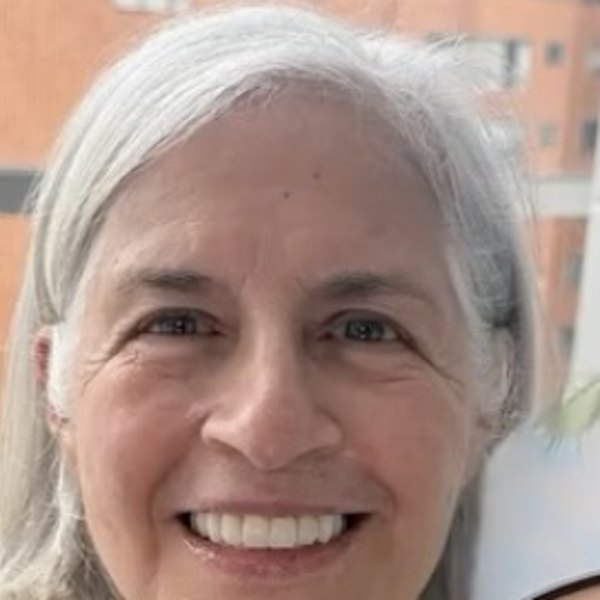 Antes: Cambio de sonrisa completo, paciente de la Dra. Francy López